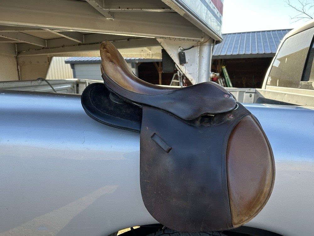 Reactor Panel Foxhunter Saddle 13.25” Tree/17” Seat