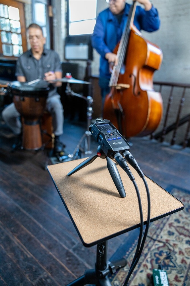 Zoom H4essential Recorder, Bundle with Zoom Accessory Pack, 32GB micro SD Card