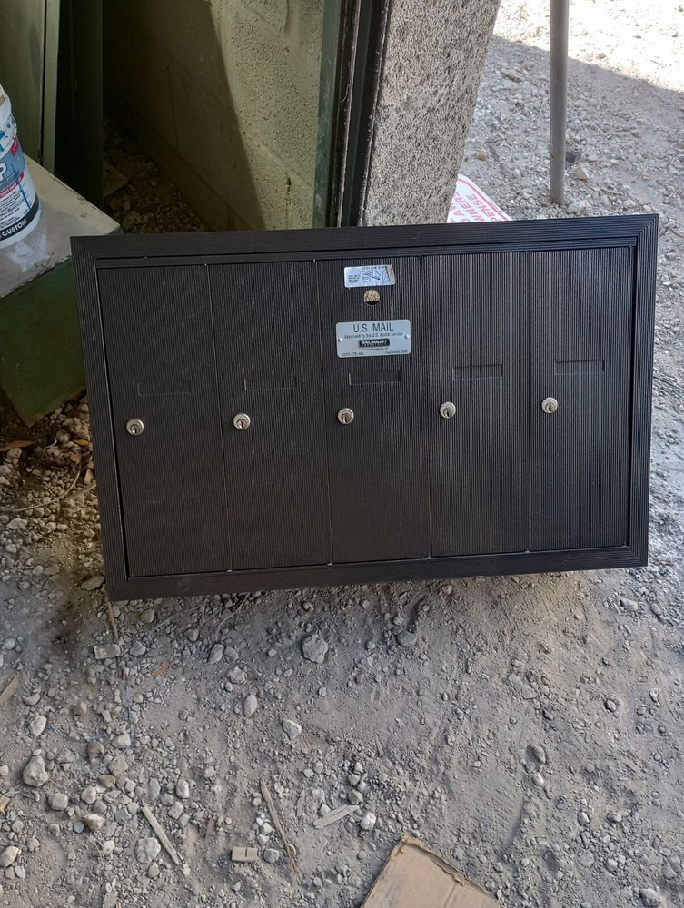 salsbury industries mailbox 5 door mail box