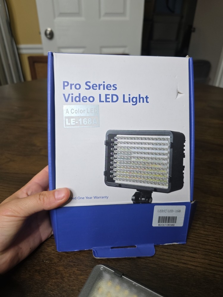 Precision Design Digital Camera Camcorder LED Video Light LE-168A