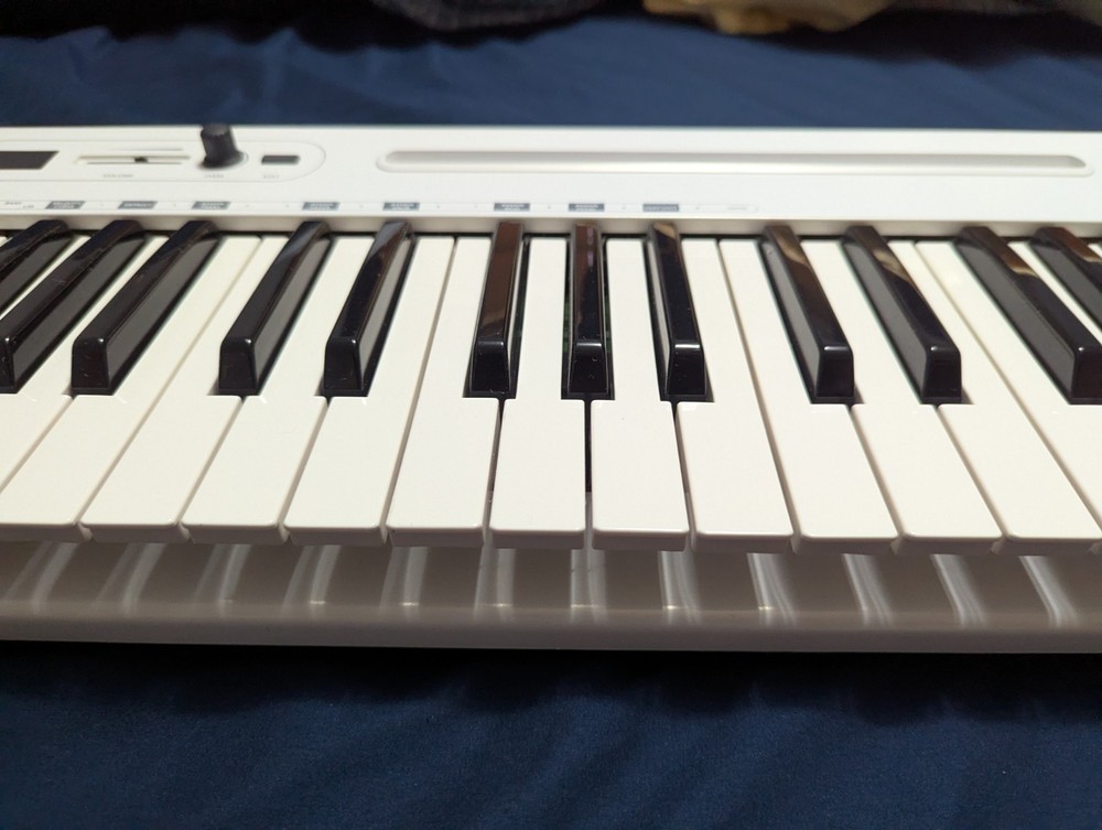 Samson Carbon 49 USB White MIDI Keyboard Software Controller