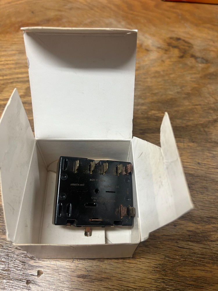 60607205 IS A FRIEDRICH  A/C WINDOW UNIT SWITCH