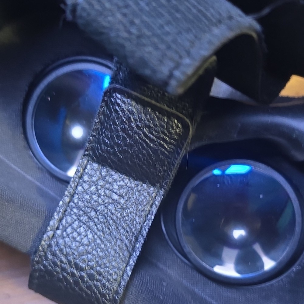 DESTEK VR Headset Black, Remote Controller & Conductive Touch Button (phone vr)