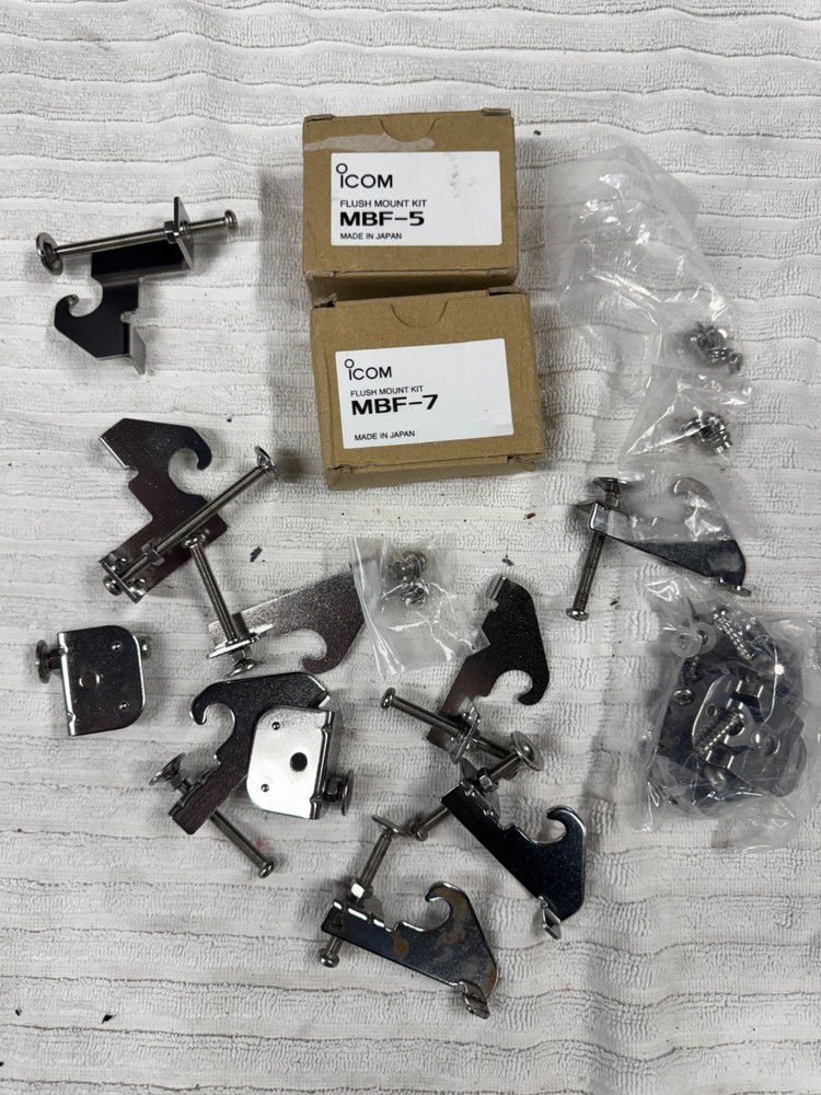 Icom LOT OF FLUSH MOUNTS KITS