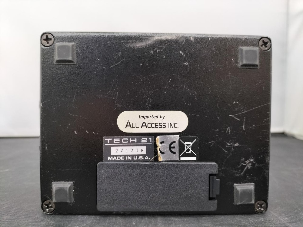 TECH21 SANS old specification bass effector