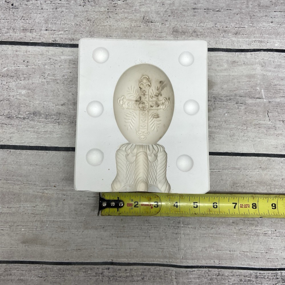 Ceramic Mold Cross On Egg D-89