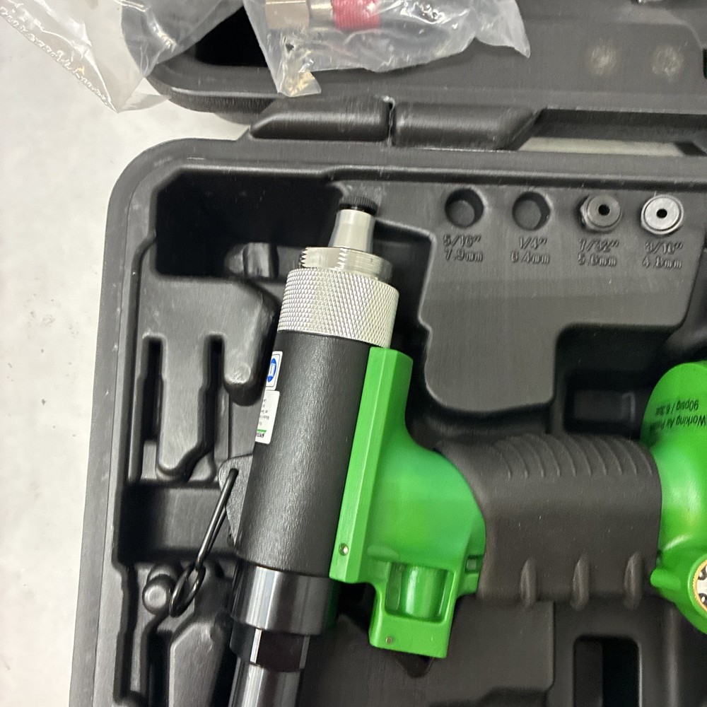 SPEEDAIRE 3CRH6B AIR RIVETER *** See Description **