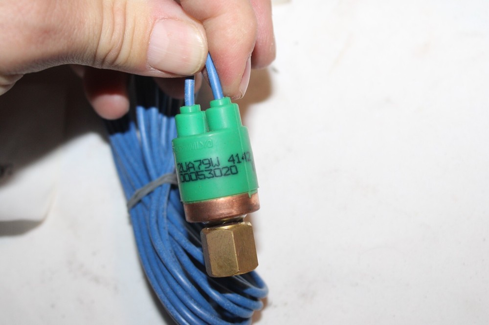 NOS Service First Control CNT00641 Switch-Low Pressure Cutout