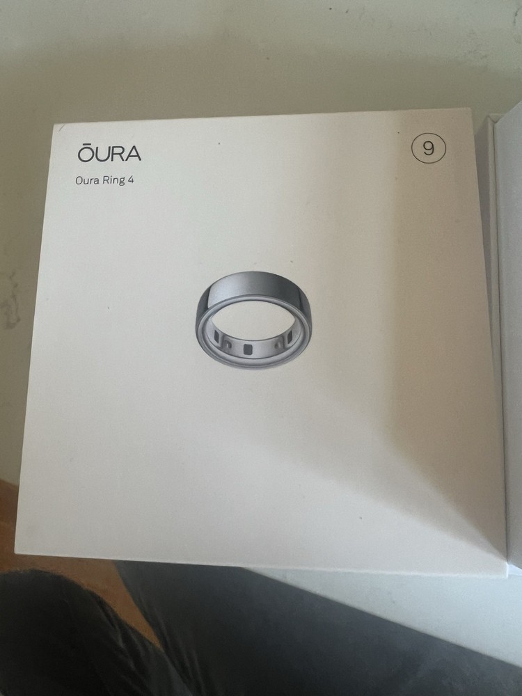Oura Ring Gen 4 Silver Size 9 Smart Activity Sleep Tracker Mint Condition
