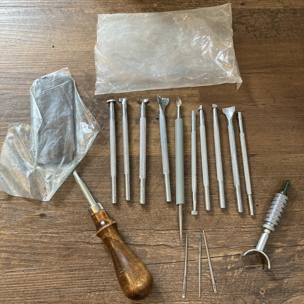 NEW Craftool Leather Working Stamp Tools Set 16 Pieces