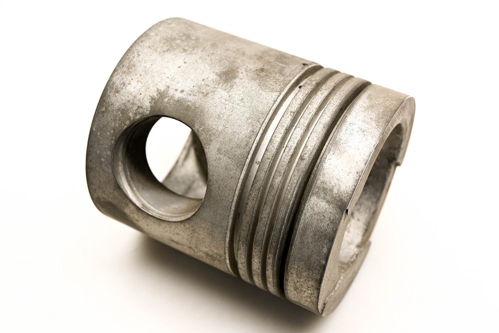Mack 41334 B-1 D-14 Piston NOS