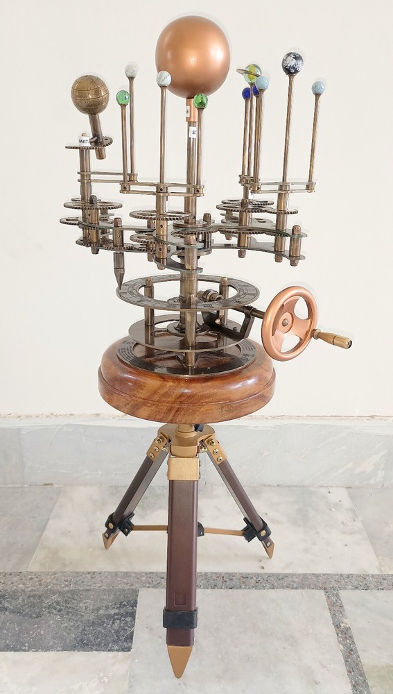 Solar System Celestial Model Fully Functional Antique Look Orrery Saturn Tripod