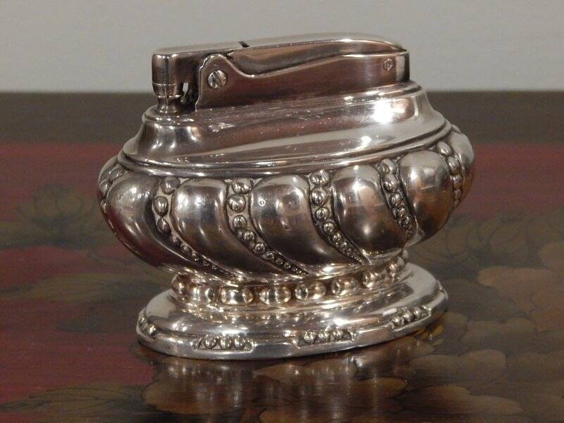 Vintage 1950's Ronson Crown Silverplate Table lighter