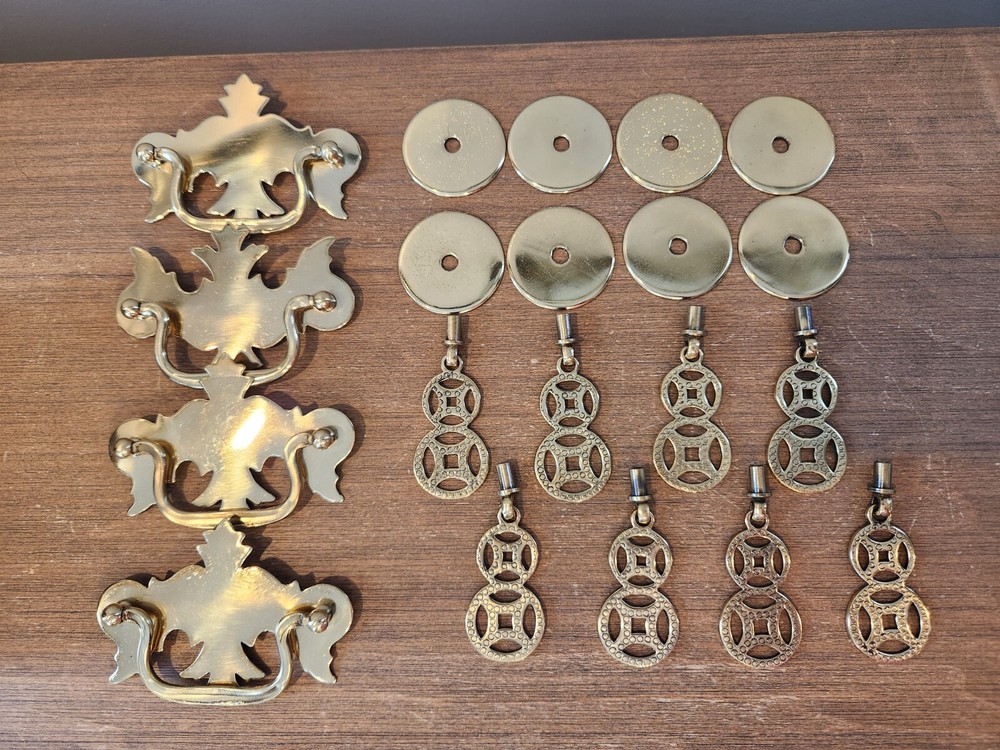 A Lot Of Vintage Draw Pulls/ Handles