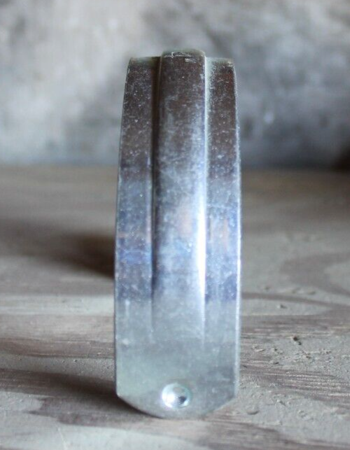 Unbranded Ridged 4" 1-Hole Pipe Strap