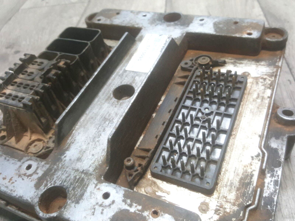 SCANIA ENGINE CONTROL UNIT ECU CORE -ENG TYPE DC1203, 1775095 ( NOT WORKING )