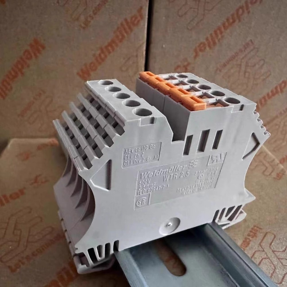 100pcs Terminal switch type WTR 2.5 1855610000