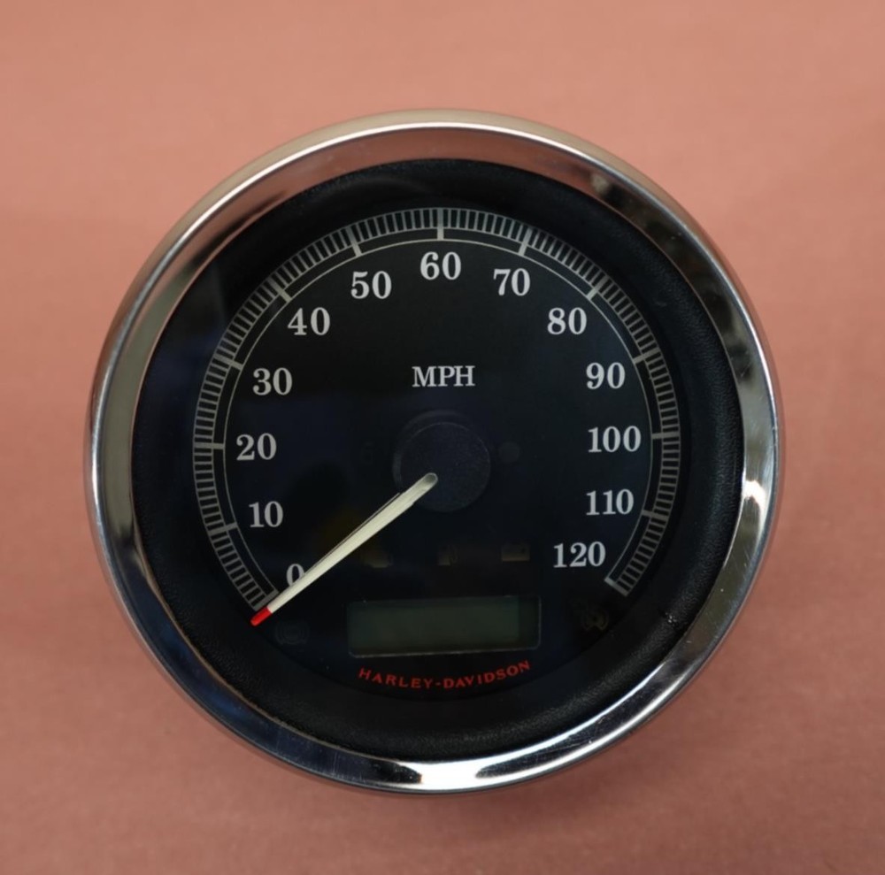 2009-2011 Harley Davidson Rocker C FXCWC Speedometer Gages Cluster