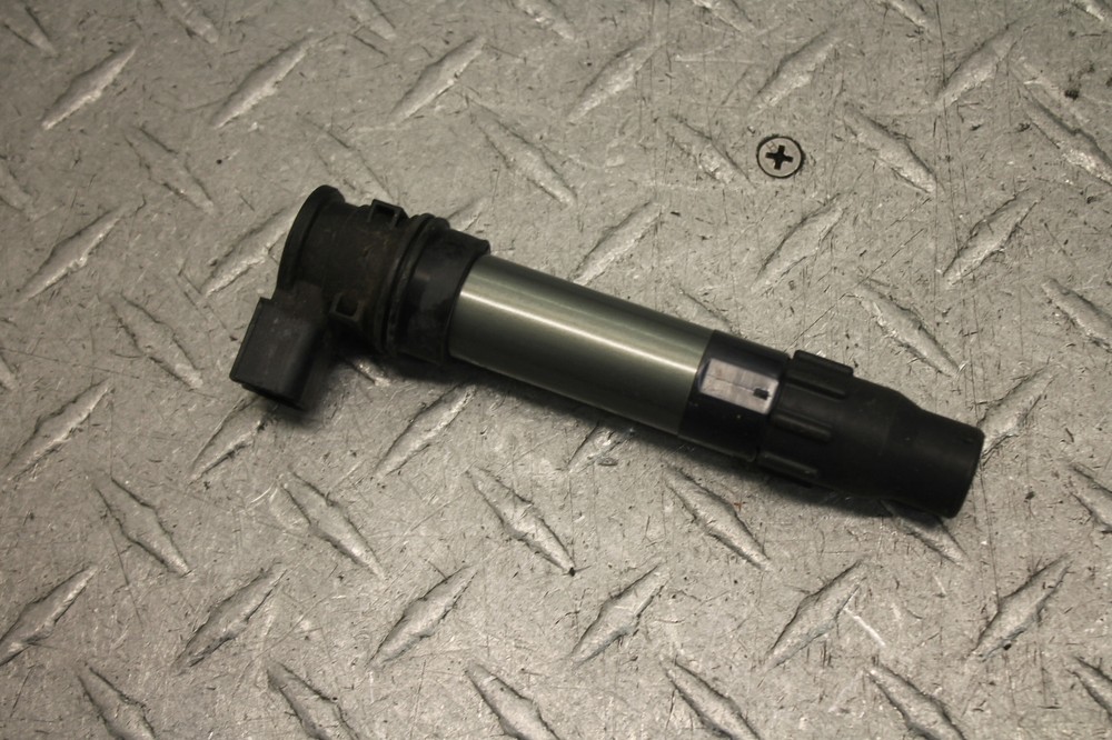 2009 HONDA CBR1000RR IGNITION COIL SPARK PLUG CAP