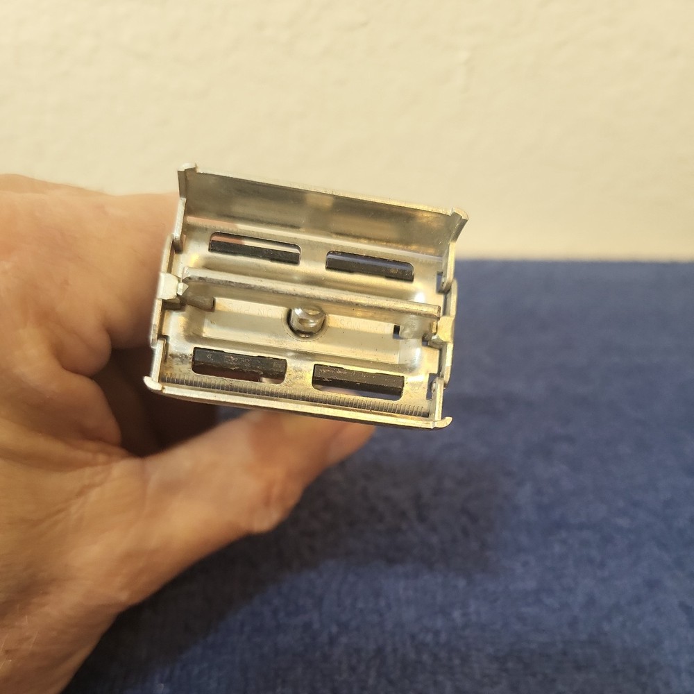 1983 Gillette Super Adjustable TTO Double Edge Safety Razor Date Code D1