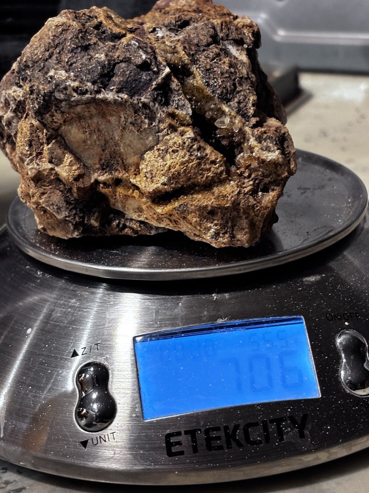 quartz low grade gold ore 706g