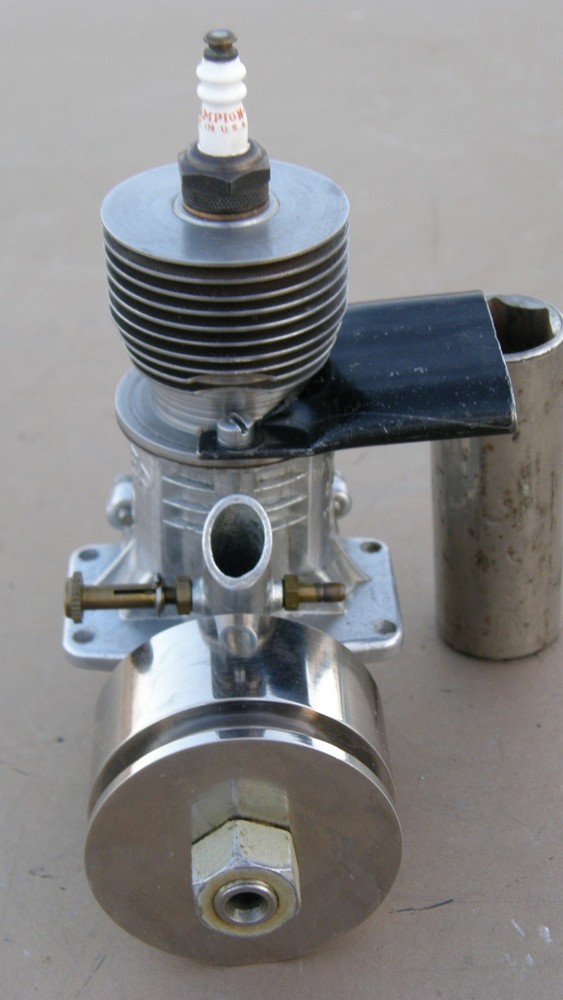 OK 60 TORONADO RACEWAY TETHER CAR / MARINE Spark Ignition Model Engine