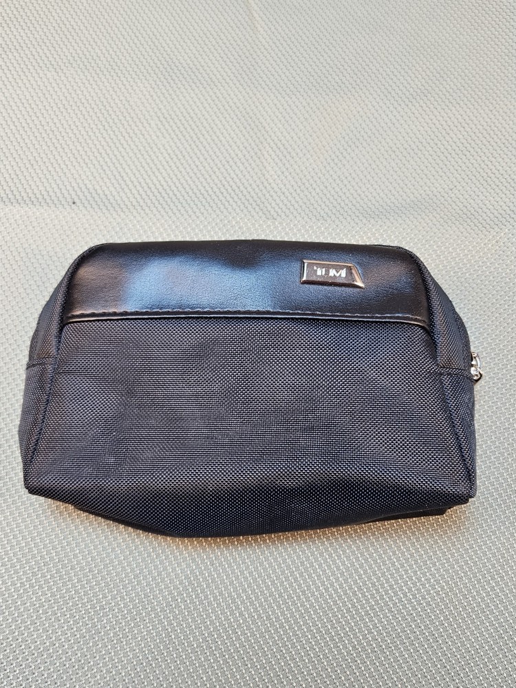 Tumi Delta Black Soft Case Travel Kit
