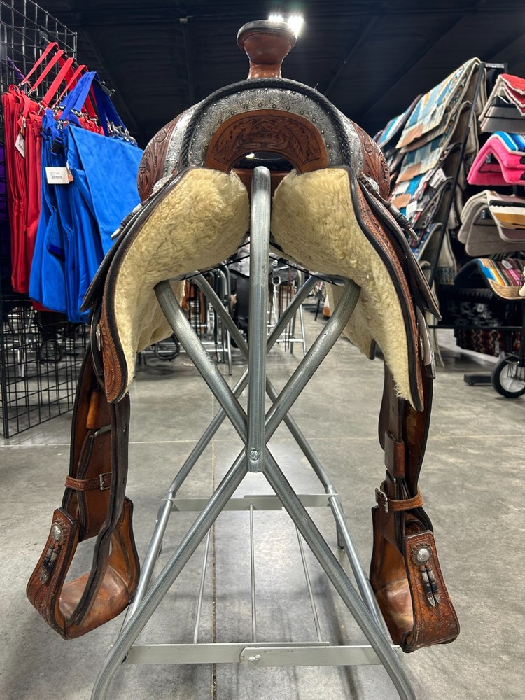 CHAMPION SHOW SADDLE ~ Super nice condition