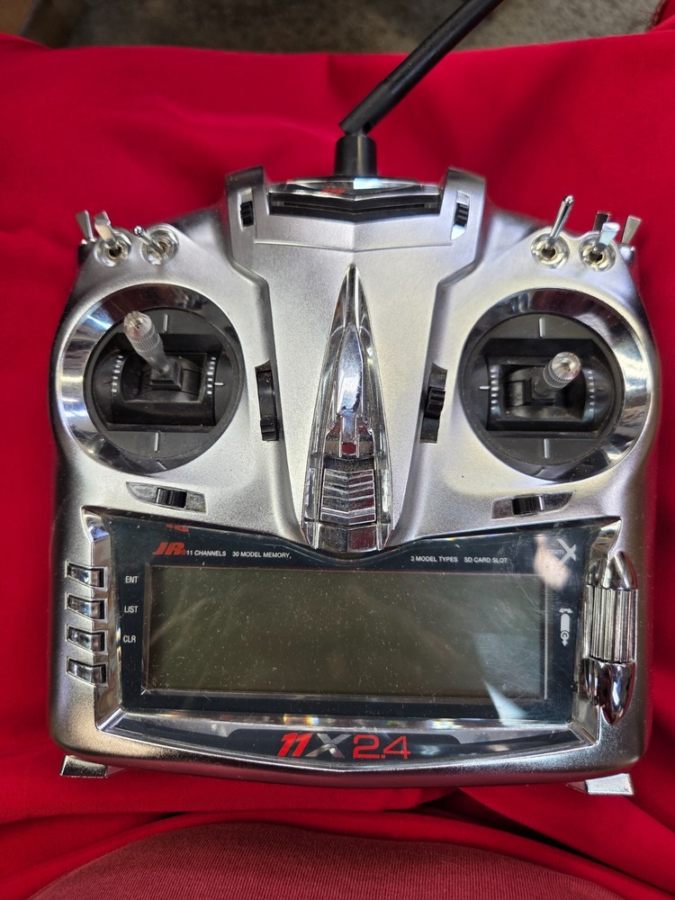 JR PROPO 11X DSM TRANSMITTER WITH CARRYING CASE