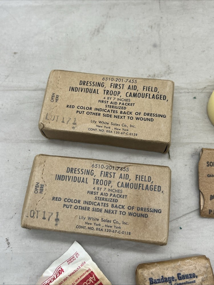 Vietnam War US Jungle First Aid Kit (RF