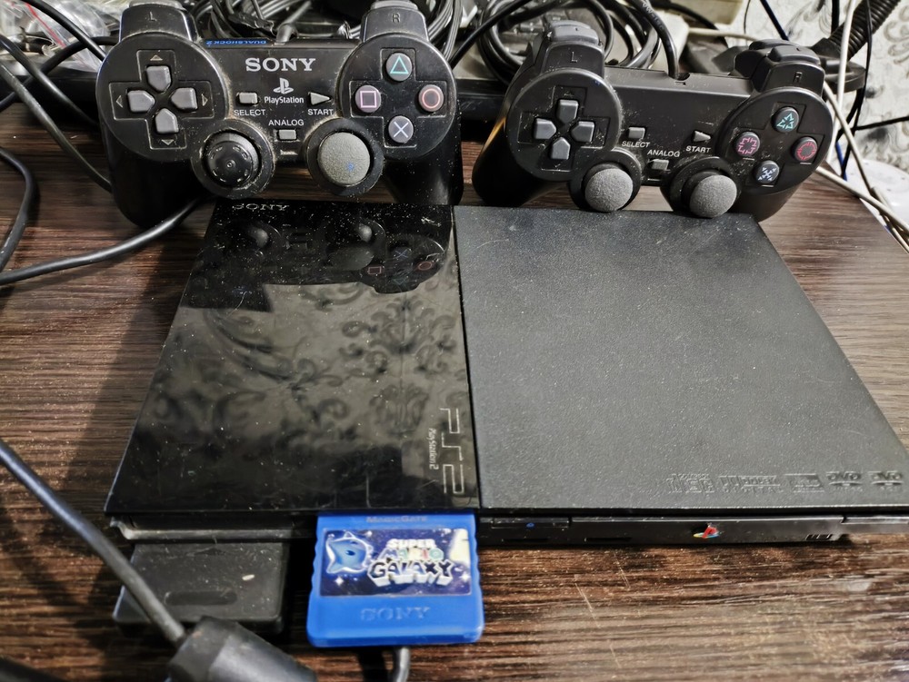 Vintage Sony Playstation 2 console. Game console +2 joysticks