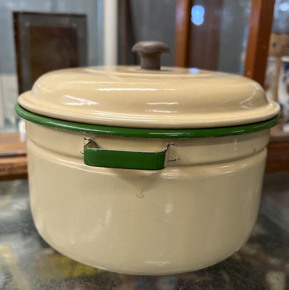 Metters Enamel Drippings Pot