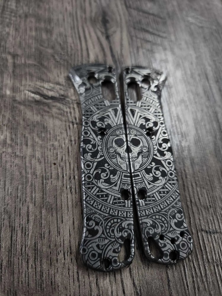 Bugout MINI Skull Aztec Calendar - Titanium Stonewashed Scales