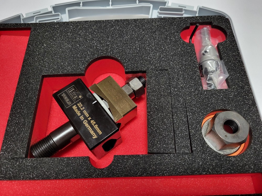 Rix Tools 1/32 DIN 22 x 45mm Rectangular Punch & Die Set for stainless w/ Case