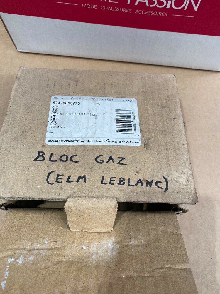Boîtier gaz nat vis naturel 23KW réf. boîtier gaz 87470 Bosch