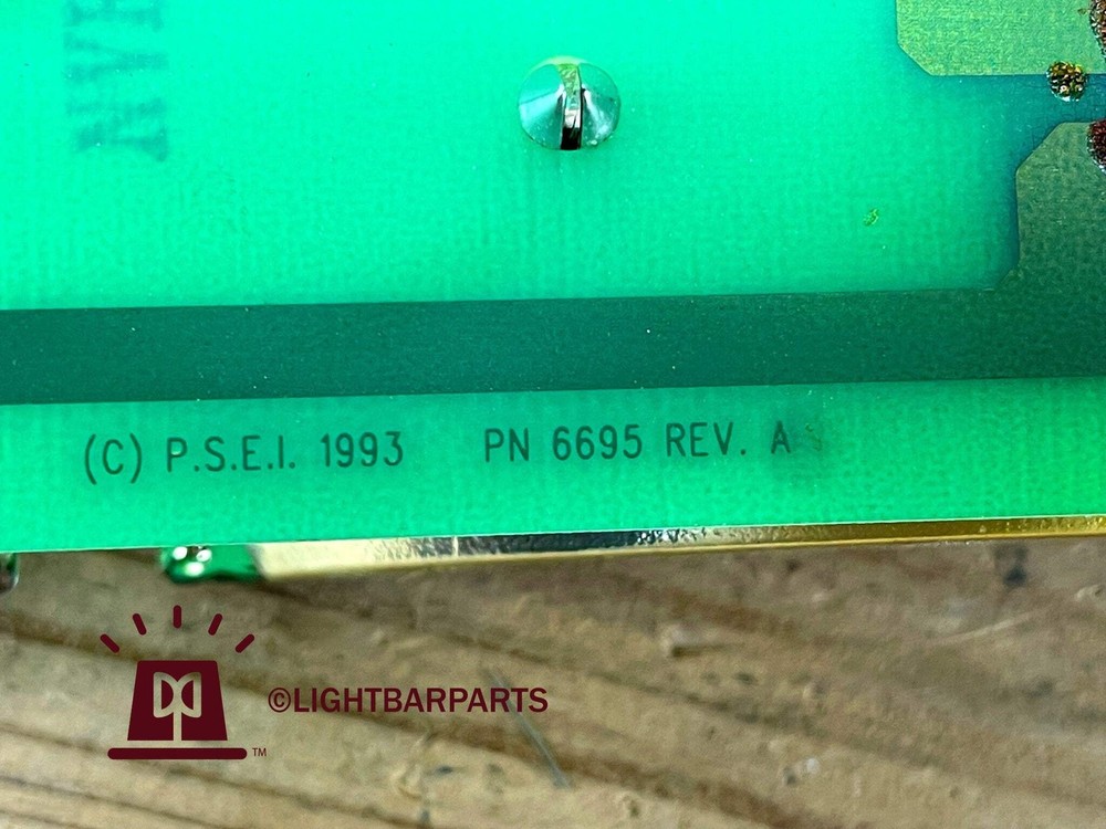 Code 3 MX7000 - End Section Traffic Advisor Light Assembly With White Bulbs