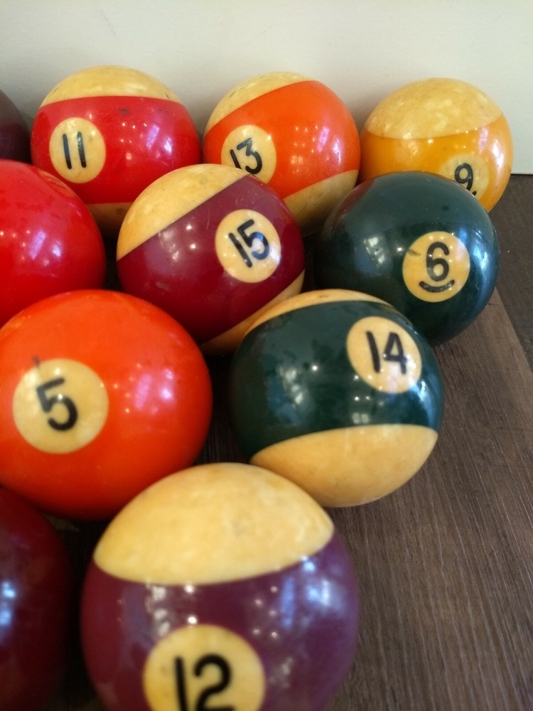 Vintage Pool Billiard Ball Set Bakelite Tested Includes Cue ball