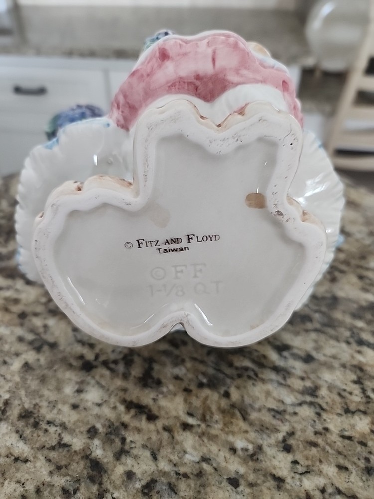 Fitz And Floyd HYDRANGEA BEAR Water Pitcher 1.875 Quart