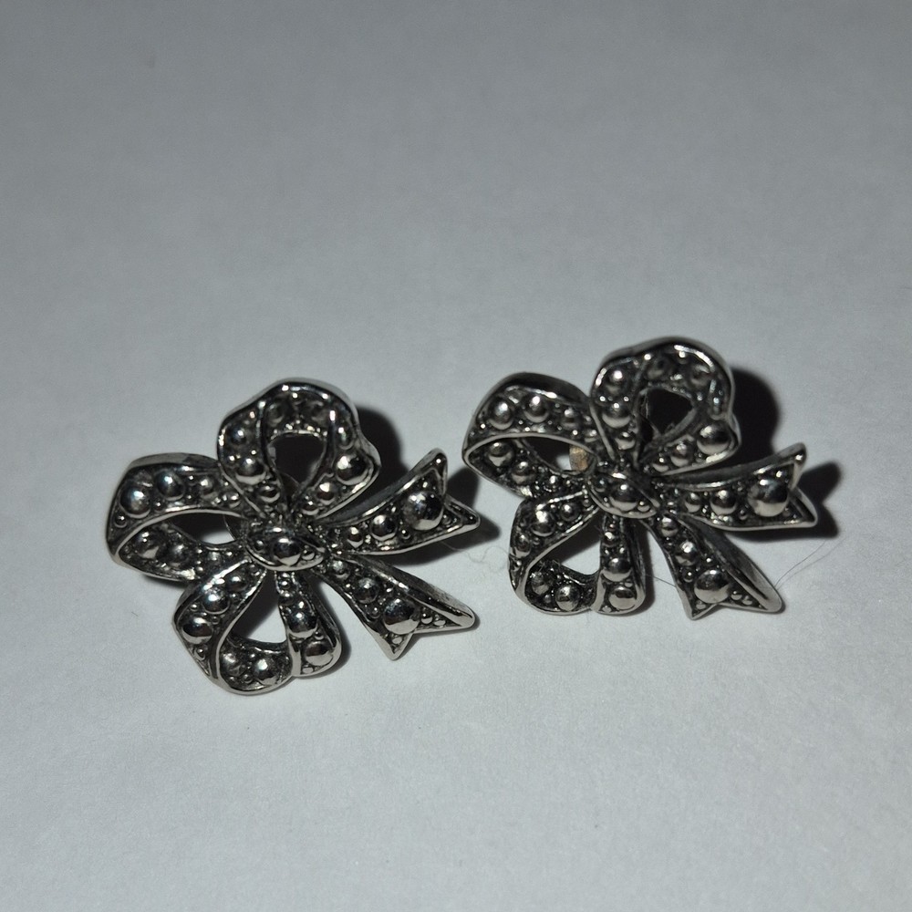 Vintage Avon Romantic Bow earrings