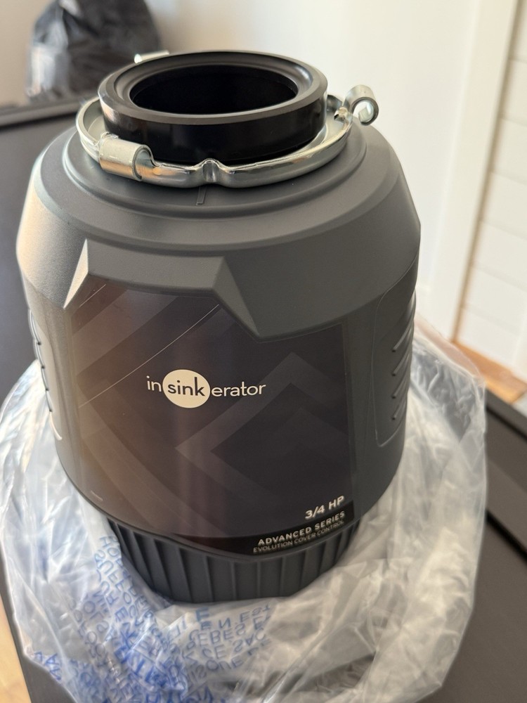 InSinkErator Evolution Cover Control with 3/4hp Garbage Disposal w/EZcnct Cord