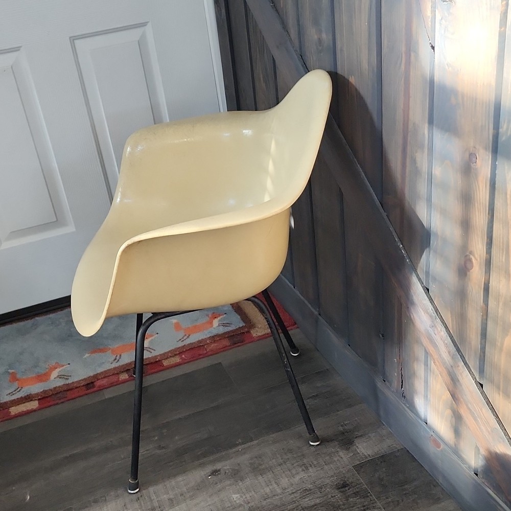 Hermes Miller by Eames