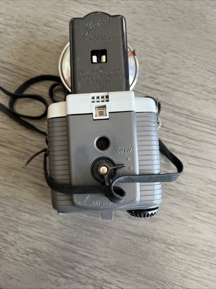 Vintage Imperial Satellite 127 Box Camera With Flash