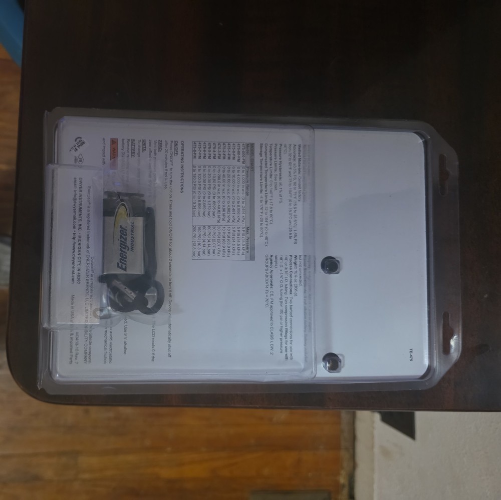 Dwyer 475 Differential Pressure Manometer.