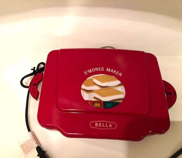 Bella Red S'mores Maker Machine Excellent Condition
