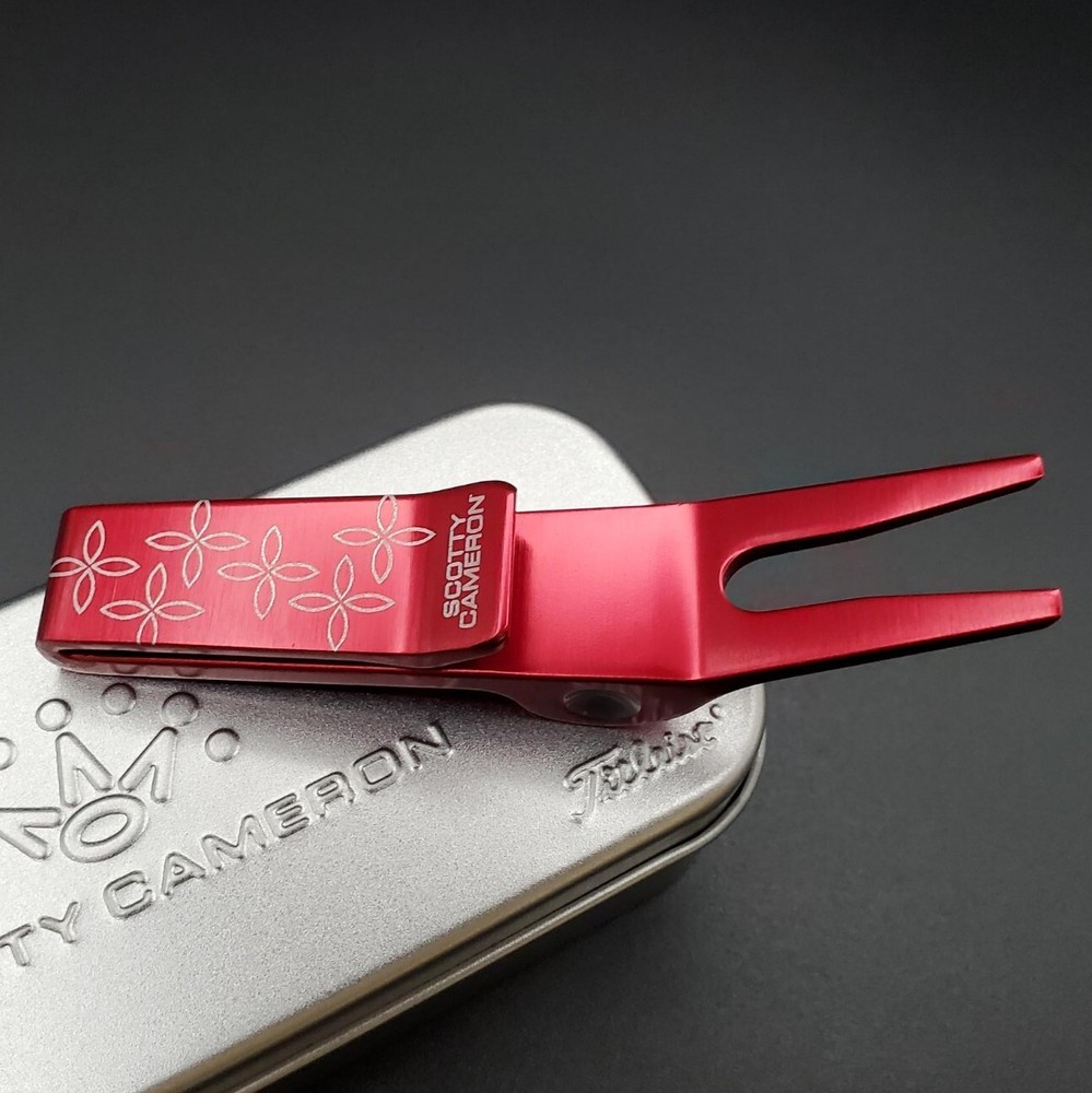 SCOTTY CAMERON RED PIVOT TOOL