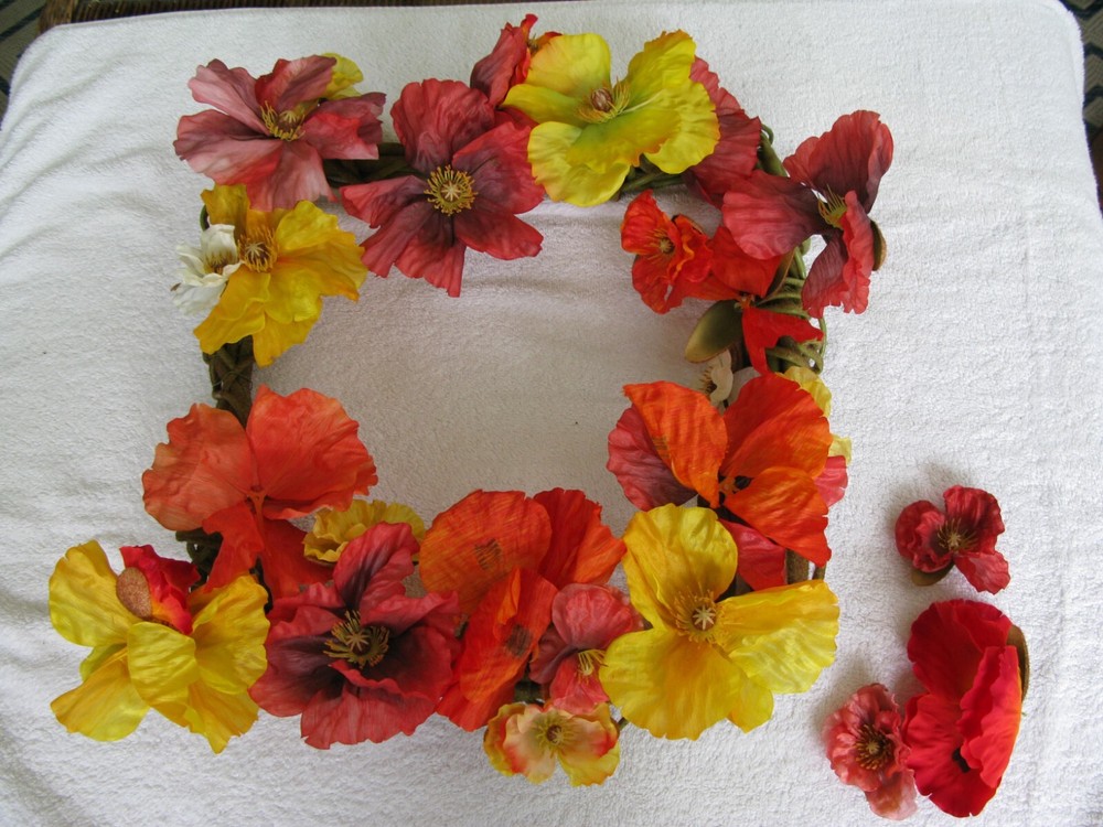 SQUARE FLORAL WREATH