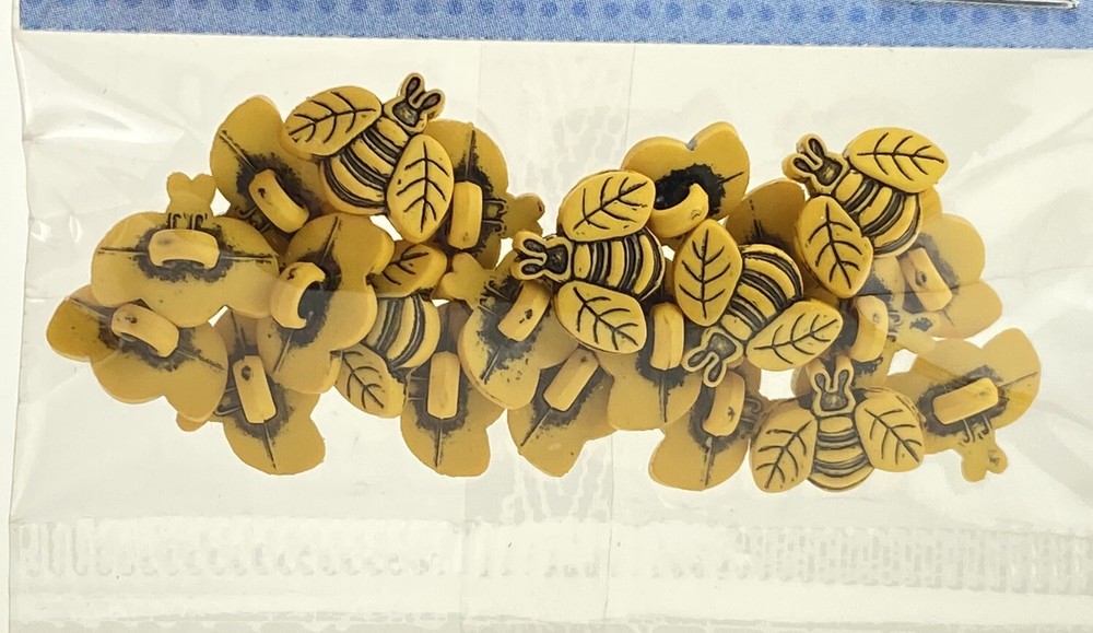 Dress It Up Buttons - Tiny Bees 20pcs 1858