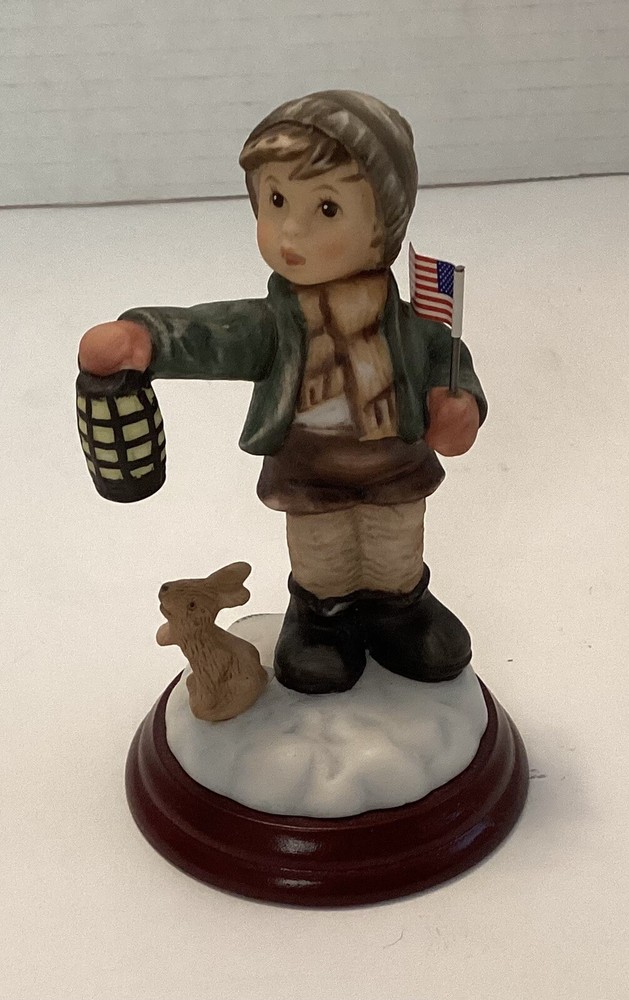 Vintage Goebel Let Liberty Shine 2004 Figurine