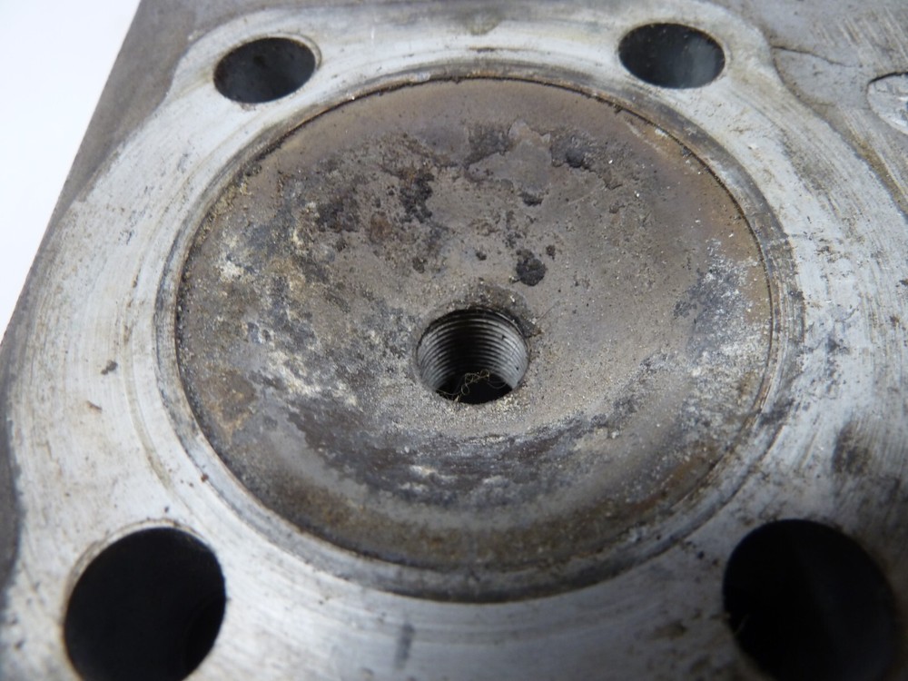 Yamaha RD200 IR Cylinder Head 1J2 1976