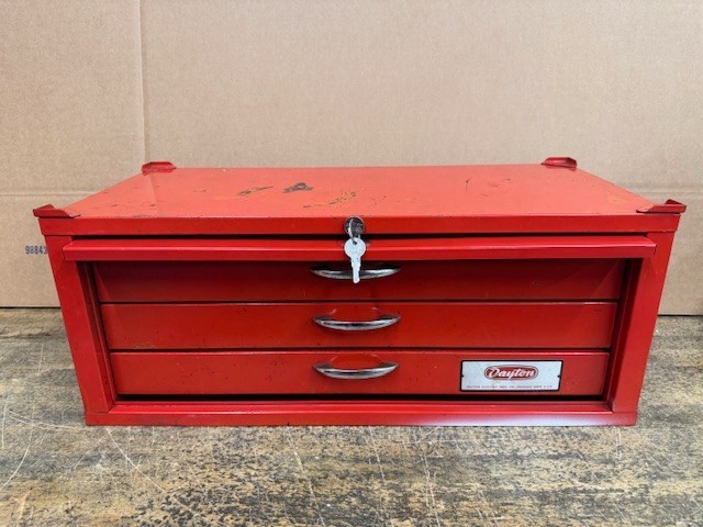 Vintage DAYTON 3 Drawer Intermediate Middle Tool Box Toolbox With Keys